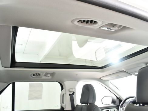 New 2026 Ford Explorer Active w/ Active Comfort Package AWD/4WD image 18