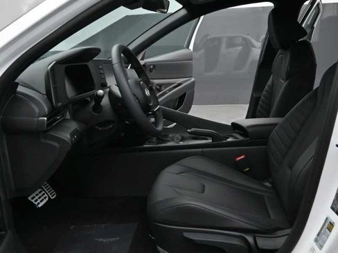 New 2026 Hyundai Elantra SEL Sport FWD image 17