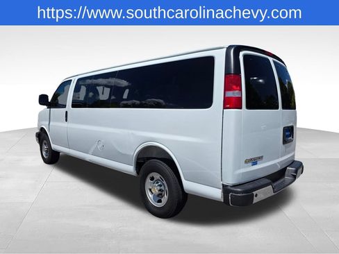 Certified 2025 Chevrolet Express 3500 LT w/ LT Preferred Equipment Group RWD image 33