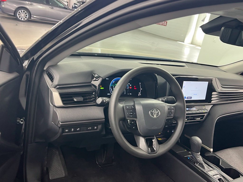 Used 2026 Toyota Camry LE w/ Convenience Package FWD image 9