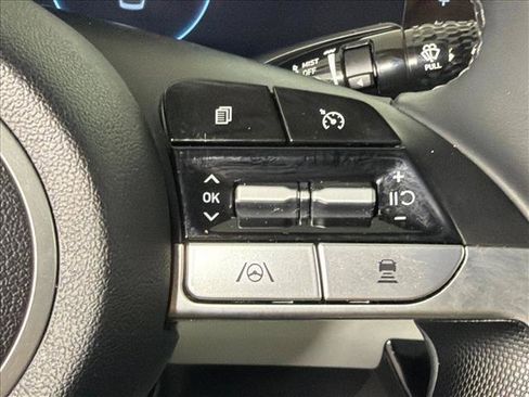 Used 2023 Hyundai Elantra Limited FWD image 27
