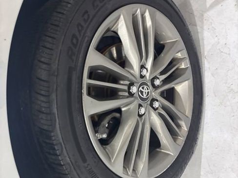 Used 2017 Toyota Camry SE image 30