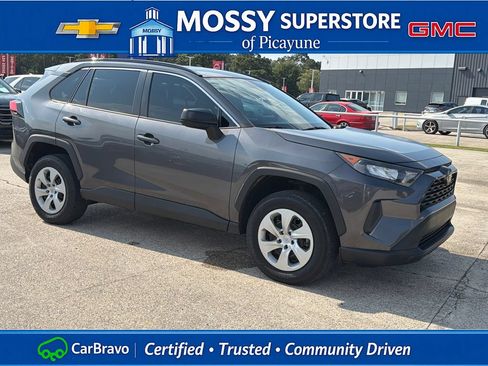 Used 2021 Toyota RAV4 LE FWD image 14