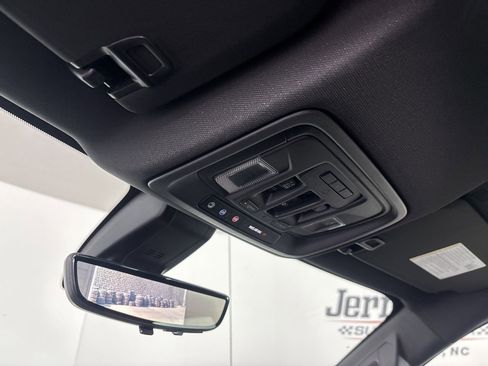 Used 2020 GMC Sierra 1500 AT4 w/ AT4 Premium Package image 21