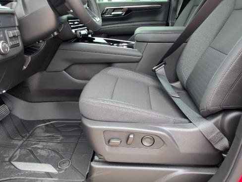 New 2026 Chevrolet Suburban LS AWD/4WD image 12