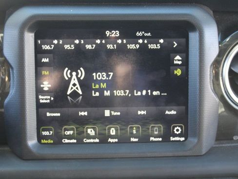 Used 2019 Jeep Wrangler Unlimited Sahara image 18