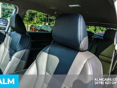 Used 2025 Nissan Rogue SL FWD image 17