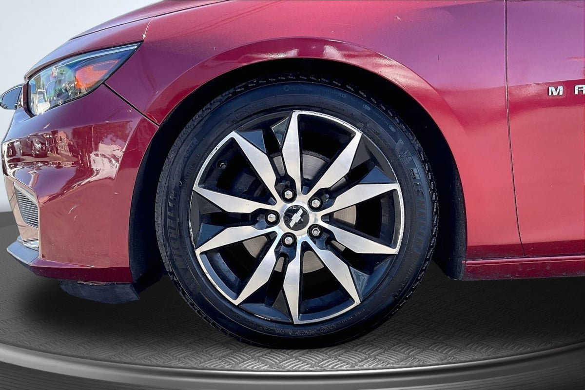 Used 2016 Chevrolet Malibu LT FWD image 9