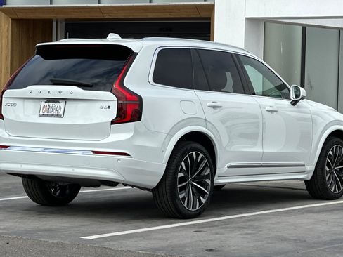 New 2026 Volvo XC90 B6 Plus image 5