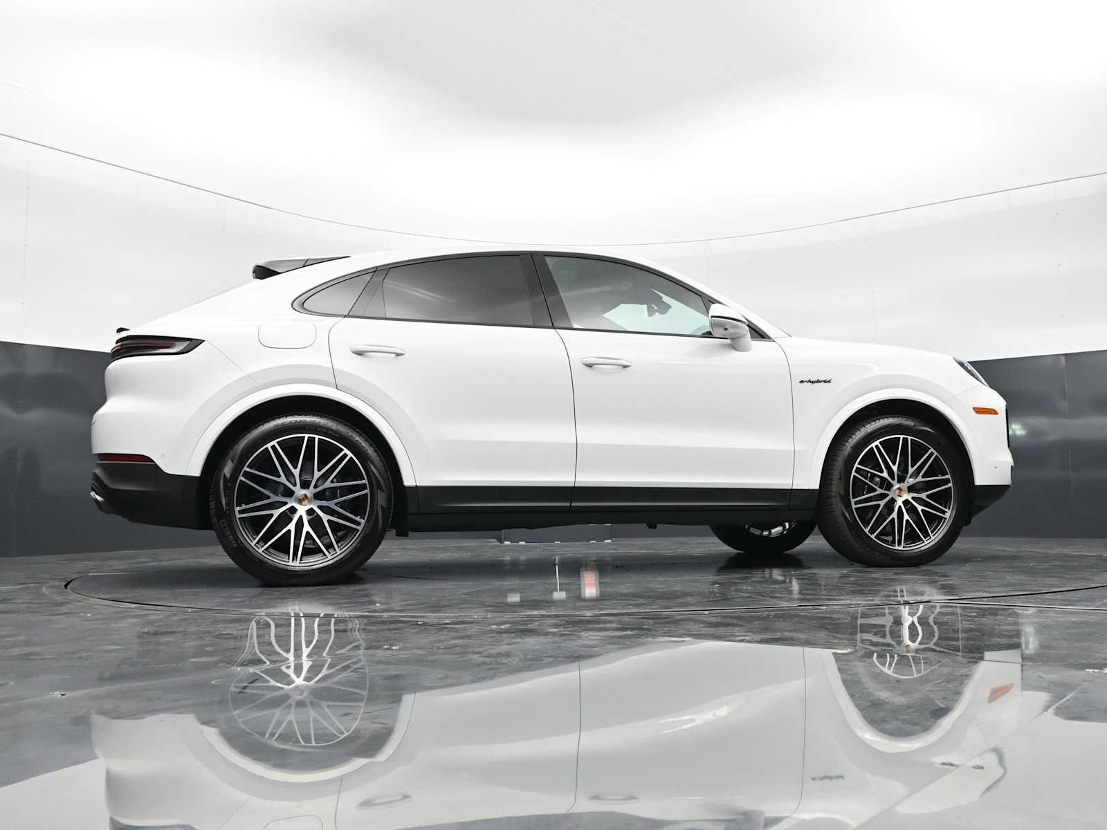 New 2025 Porsche Cayenne E-Hybrid Coupe AWD/4WD image 50