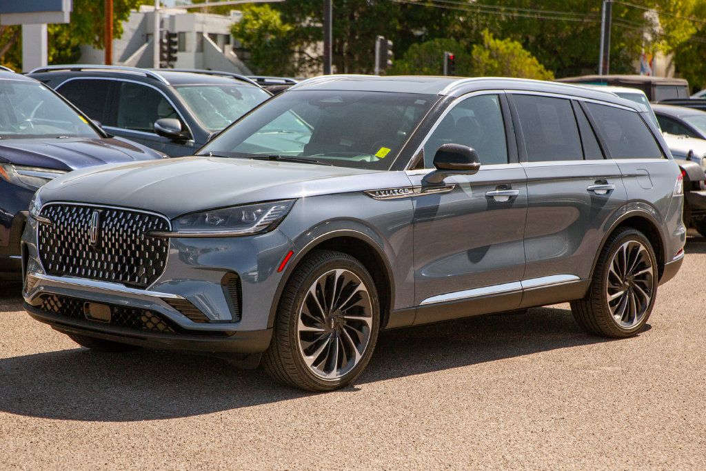 Used 2025 Lincoln Aviator Reserve w/ Equipment Group 201A AWD/4WD image 9