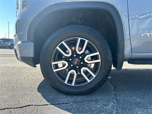Used 2024 GMC Sierra 1500 AT4 w/ Technology Package image 10