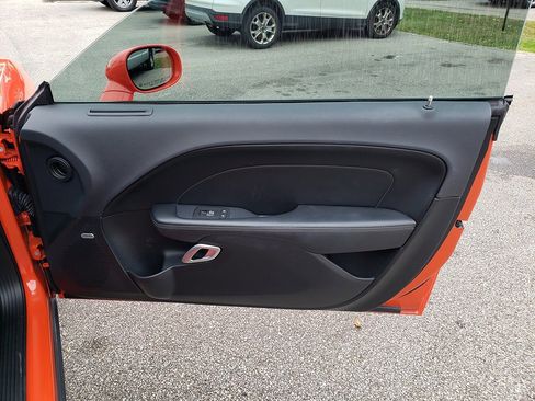 Used 2016 Dodge Challenger R/T Scat Pack w/ Leather Interior Group image 17