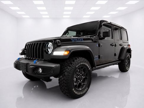 Used 2023 Jeep Wrangler Unlimited w/ Sun & Screen Package AWD/4WD image 5