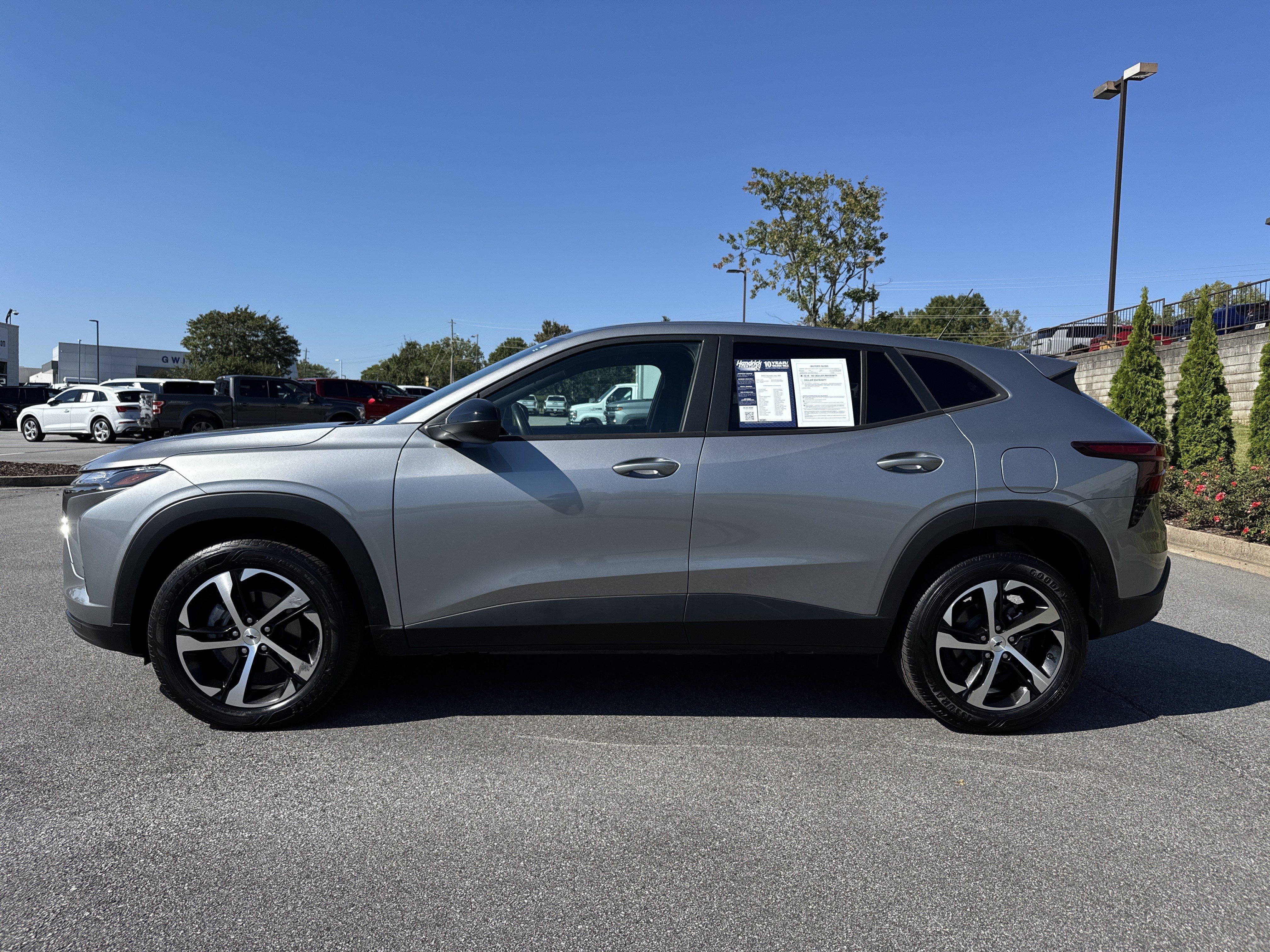Used 2025 Chevrolet Trax RS w/ Driver Confidence Package FWD image 7