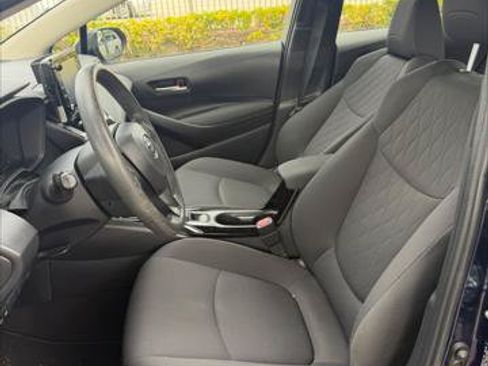 Used 2020 Toyota Corolla LE FWD image 12