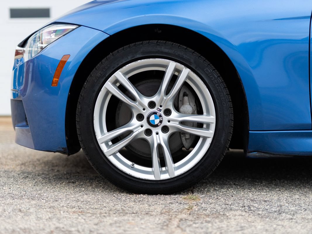 Used 2018 BMW 330i xDrive Sedan w/ M Sport Package AWD/4WD image 13