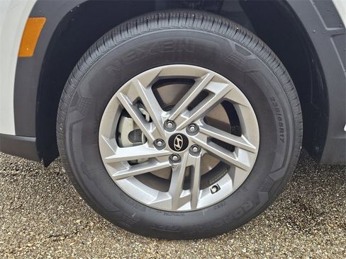 Certified 2025 Hyundai Tucson SE image 29