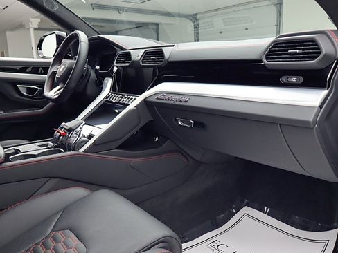 Used 2024 Lamborghini Urus S image 35