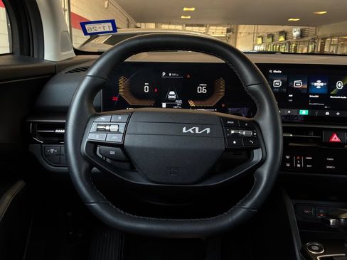 Used 2026 Kia Sportage LX FWD image 32