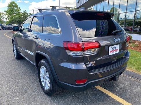 Used 2021 Jeep Grand Cherokee Laredo AWD/4WD image 6