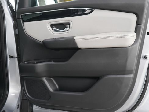 Used 2024 Honda Pilot EX-L image 9