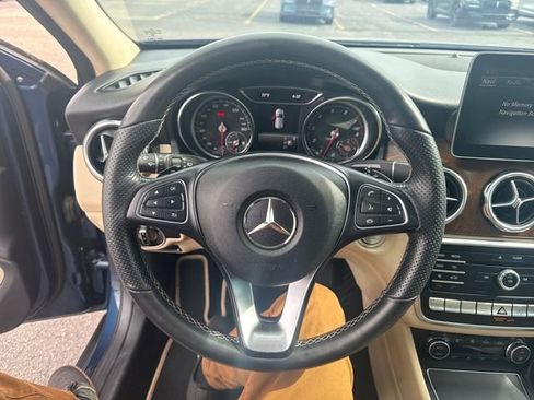 Used 2019 Mercedes-Benz GLA 250 4MATIC image 16