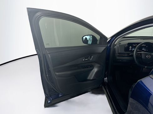 Used 2023 Nissan Ariya FWD image 15