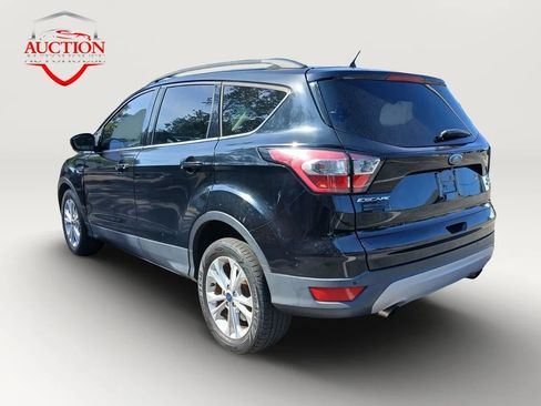 Used 2017 Ford Escape SE w/ Equipment Group 201A FWD image 7