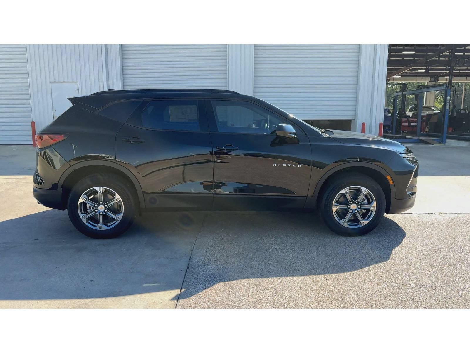 New 2026 Chevrolet Blazer LT w/ Convenience Package FWD image 9