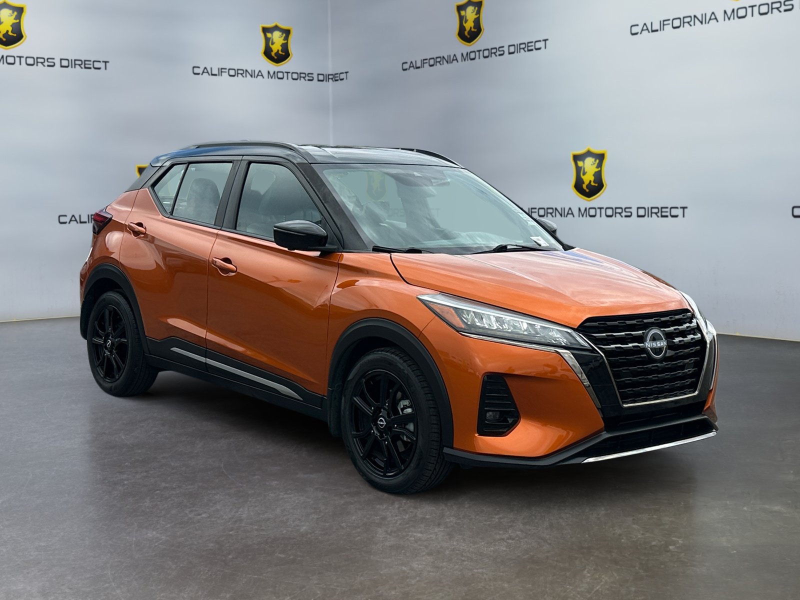 Used 2023 Nissan Kicks SR w/ SR Premium Package FWD image 7