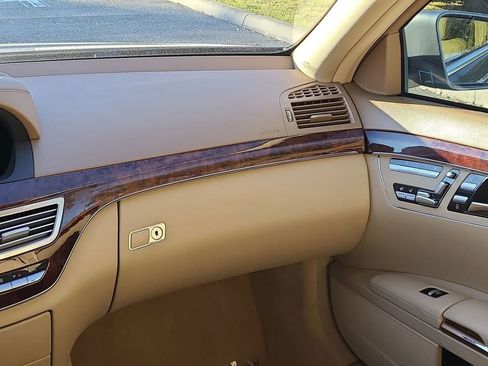 Used 2010 Mercedes-Benz S 550 S 550 image 23