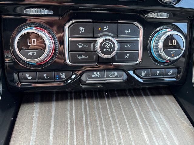 Used 2023 GMC Yukon XL Denali w/ Denali Reserve Package AWD/4WD image 19