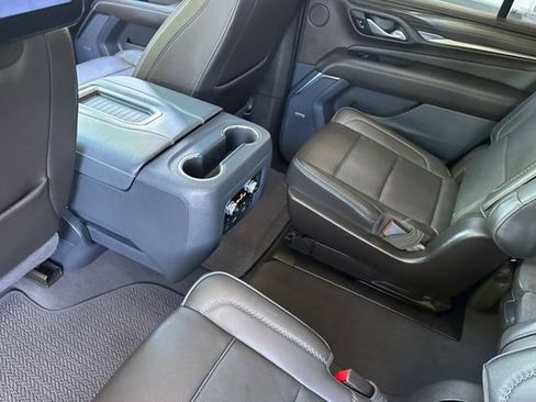 Used 2023 GMC Yukon Denali AWD/4WD image 12