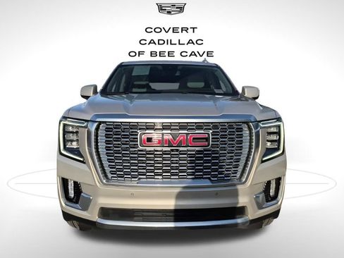 Used 2023 GMC Yukon XL Denali image 2