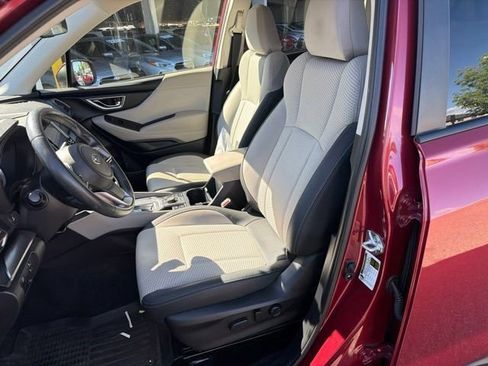 Used 2024 Subaru Forester Premium AWD/4WD image 11