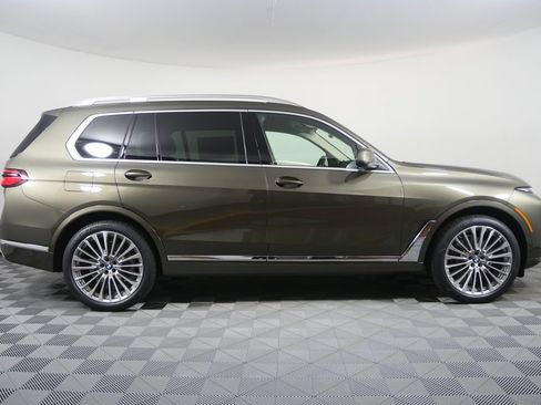 New 2027 BMW X7 xDrive40i AWD/4WD image 2
