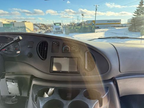 Used 2008 Ford E-350 and Econoline 350 Super Duty RWD image 28