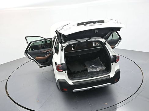 Used 2025 Subaru Outback Touring AWD/4WD image 36