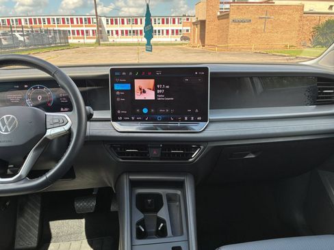 Used 2026 Volkswagen Tiguan SE FWD image 14