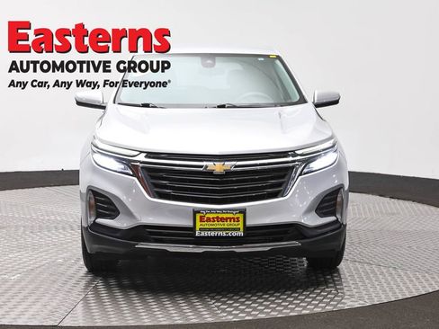 Used 2022 Chevrolet Equinox LT FWD image 2
