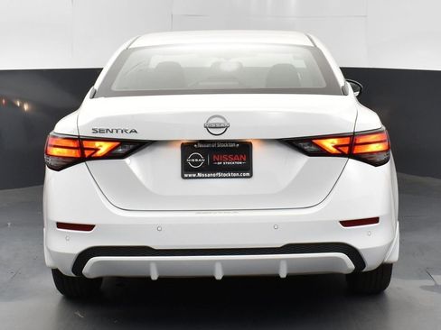 Used 2025 Nissan Sentra S image 7