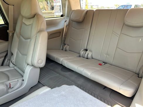 Used 2017 Cadillac Escalade Premium Luxury AWD/4WD image 21