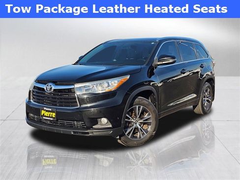 Used 2016 Toyota Highlander XLE image 1