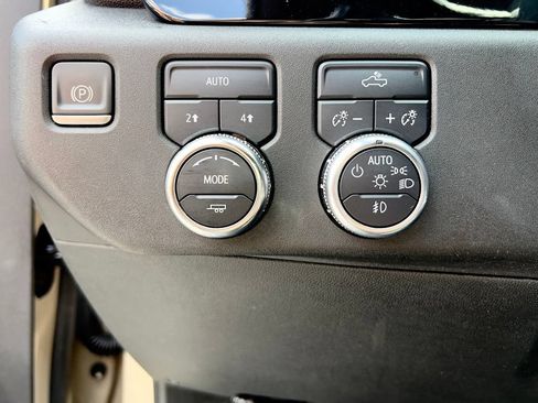 Used 2023 GMC Sierra 1500 Elevation AWD/4WD image 22