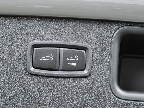 Certified 2026 Porsche Macan Turbo AWD/4WD image 31
