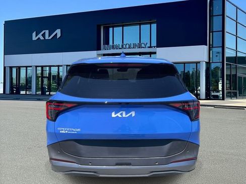 Certified 2026 Kia Sportage EX FWD image 5