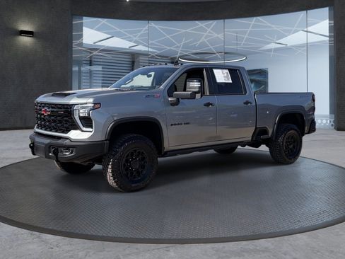 Used 2024 Chevrolet Silverado 2500 ZR2 w/ ZR2 Bison Edition AWD/4WD image 2