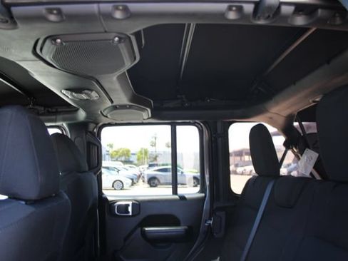 Used 2022 Jeep Wrangler Unlimited Sport AWD/4WD image 40