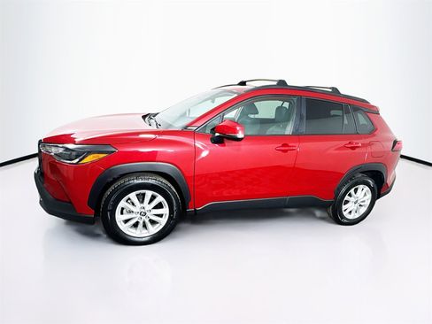 Certified 2023 Toyota Corolla Cross LE w/ Moonroof Package image 4